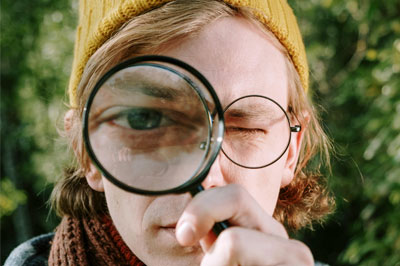 Öffnet die Seite 'Wir suchen Kursleiter*innen für Englisch & Italienisch'